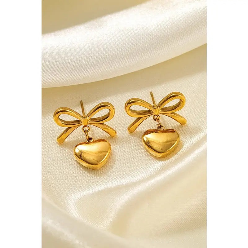 Tie Up My Heart 18k Gold Heart Earrings