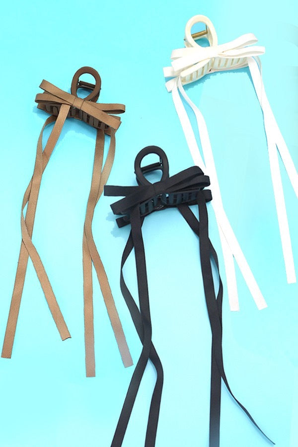 Pretty Little Thang Satin Double Bow Claw Clip