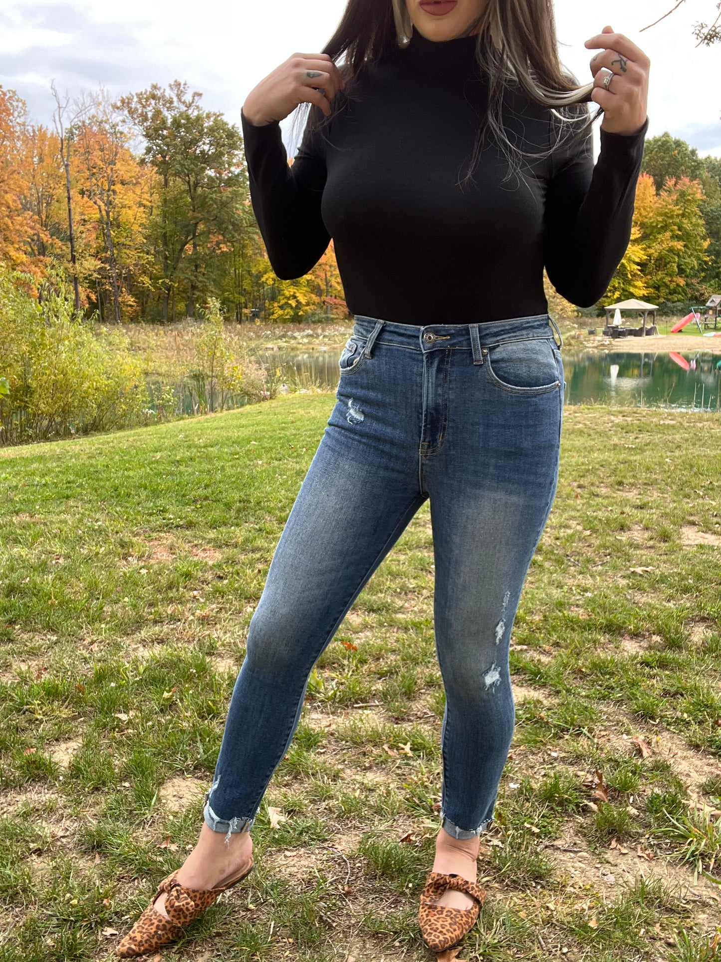 Talk Of The Town Cuffed Skinny Jeans *Risen*