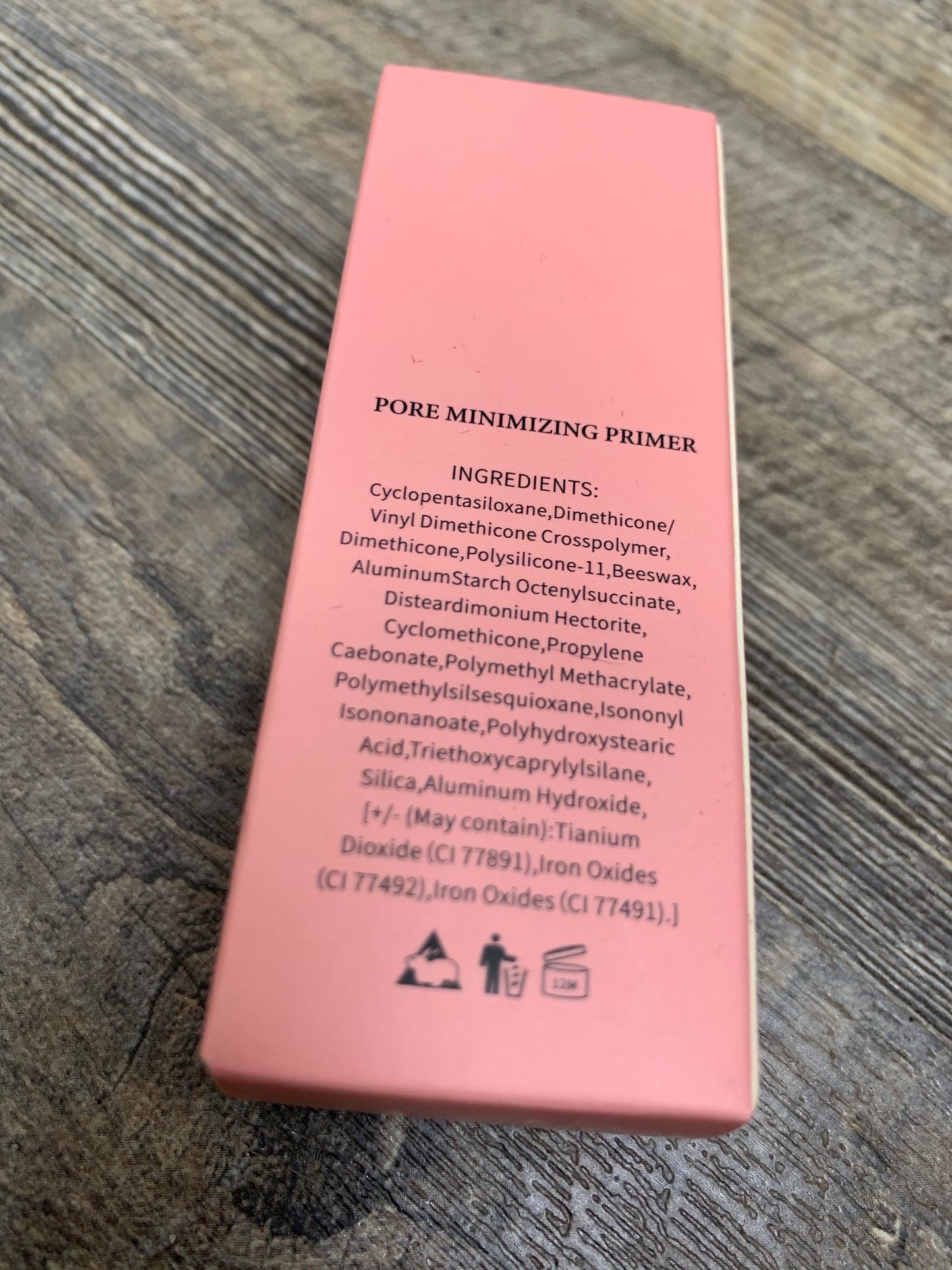 Matte Moments Pore Minimizing Face Primer