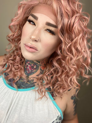 7/8 Live Wig Show