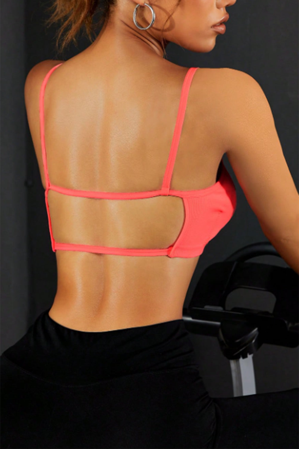 Dramatic Entrance Backless Sports Cami