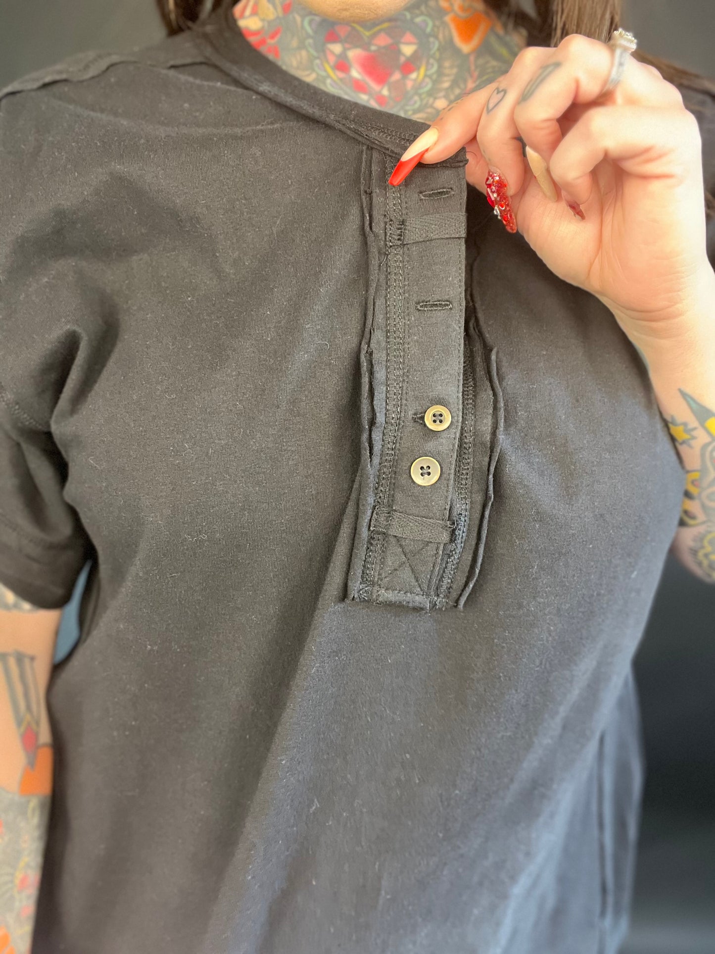 Raw Edge Detailed Button Closure Short Sleeve Top (Multiple Colors)