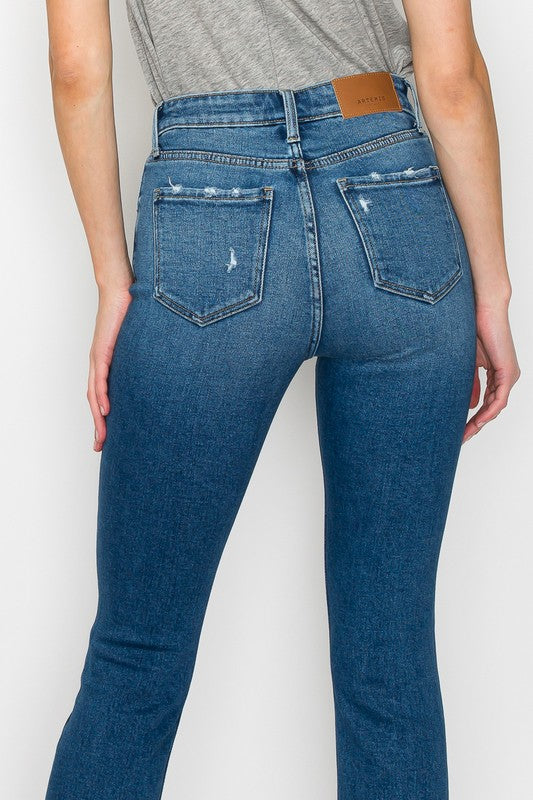 CURVY - ARTEMIS - HIGH RISE SLIM STRAIGHT JEANS - BP