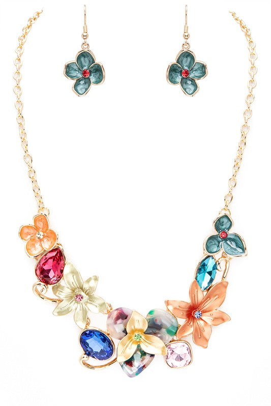 Elegant Arrival Enamel Flower Iconic Necklace Set