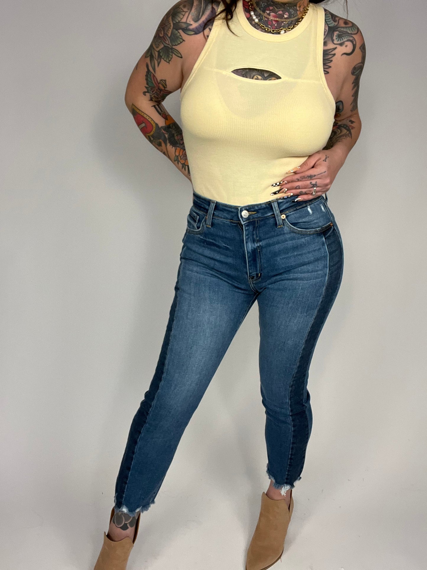 CURVY - ARTEMIS - HIGH RISE SLIM STRAIGHT JEANS - BP