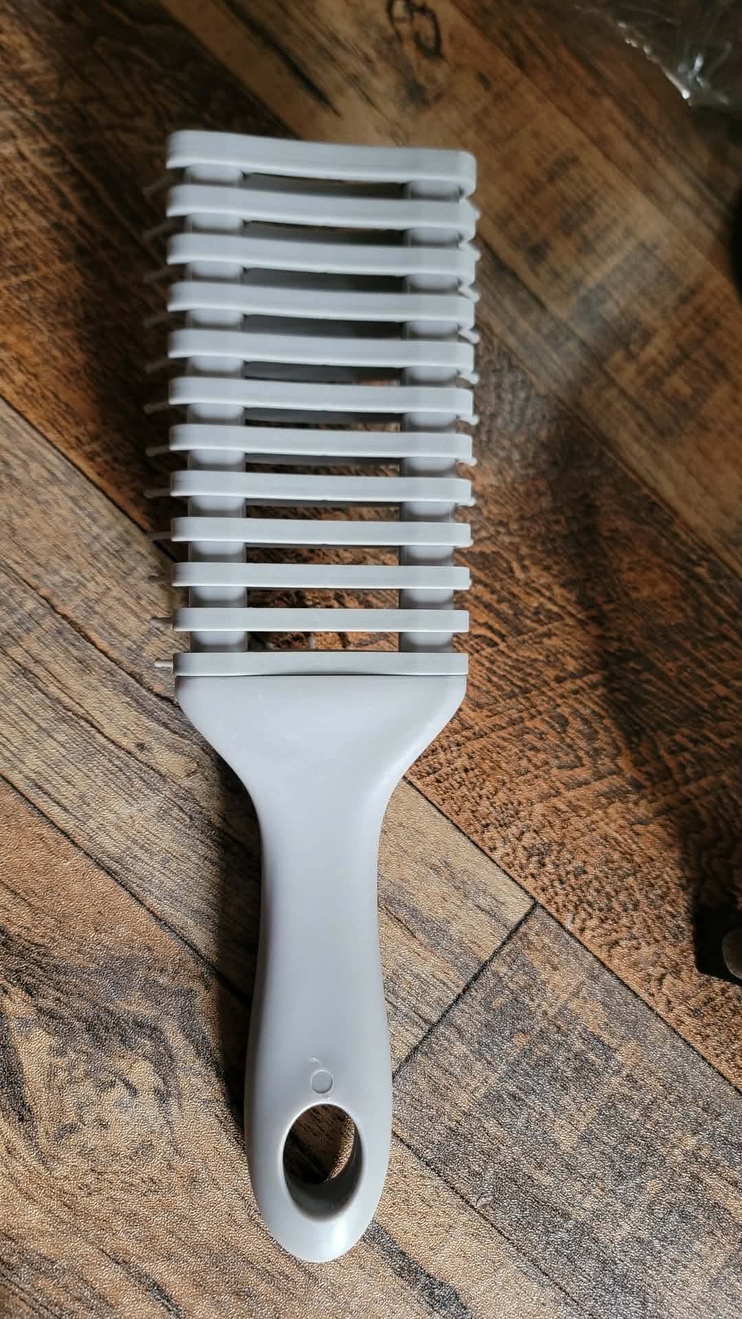 Grey Dual-Flex Vented Detangler