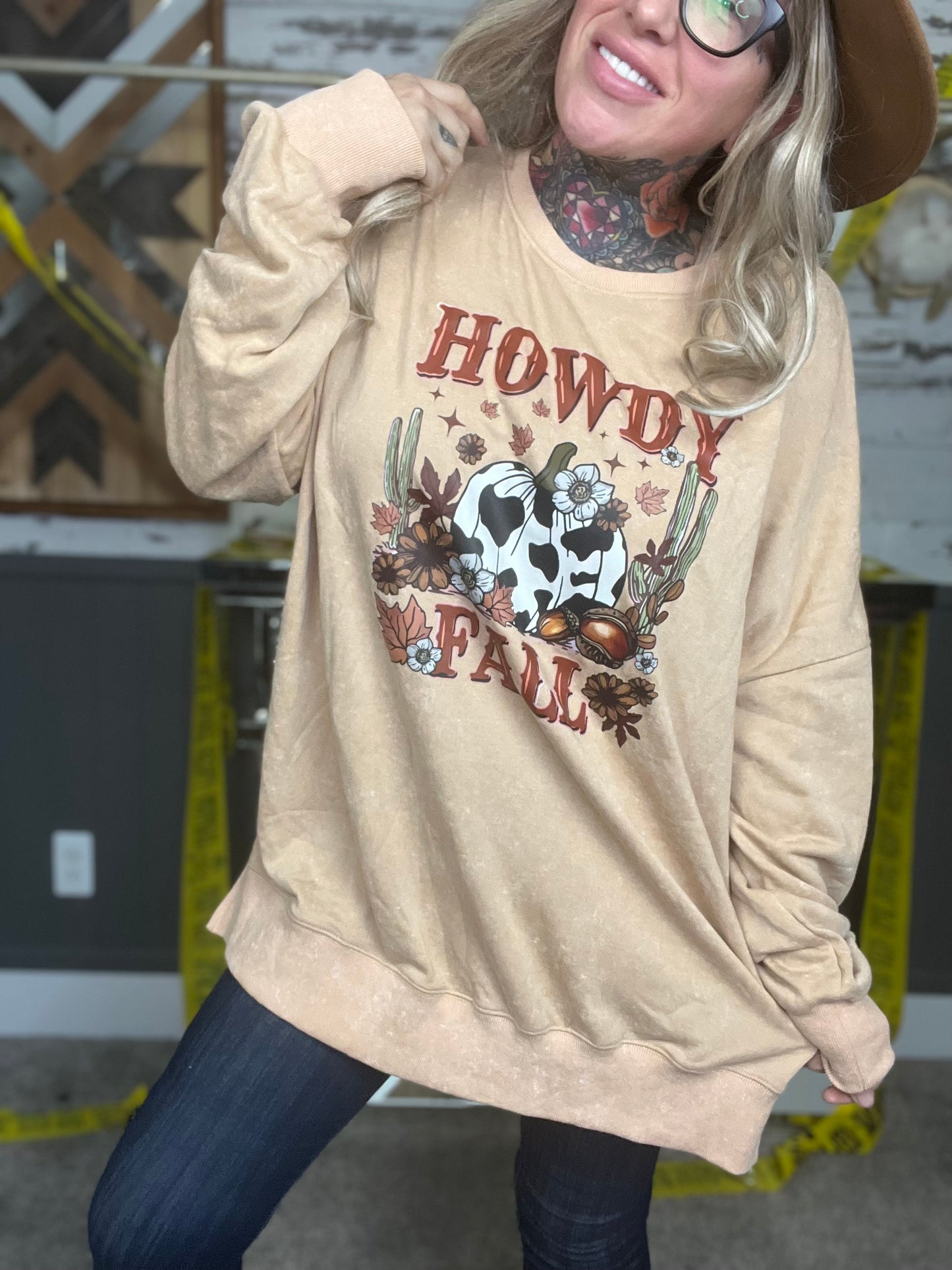 Howdy Fall Split Sweatshirt (Curvy/Regular)