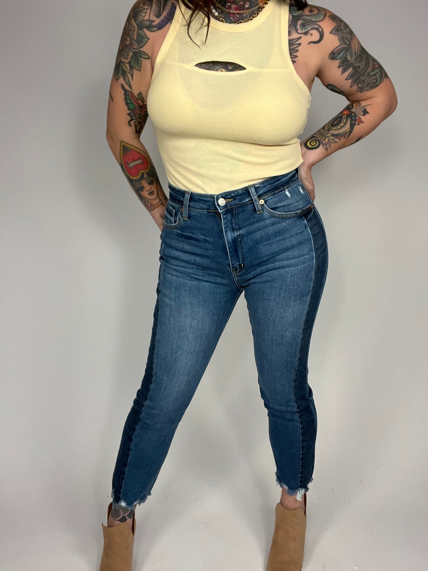 CURVY - ARTEMIS - HIGH RISE SLIM STRAIGHT JEANS - BP