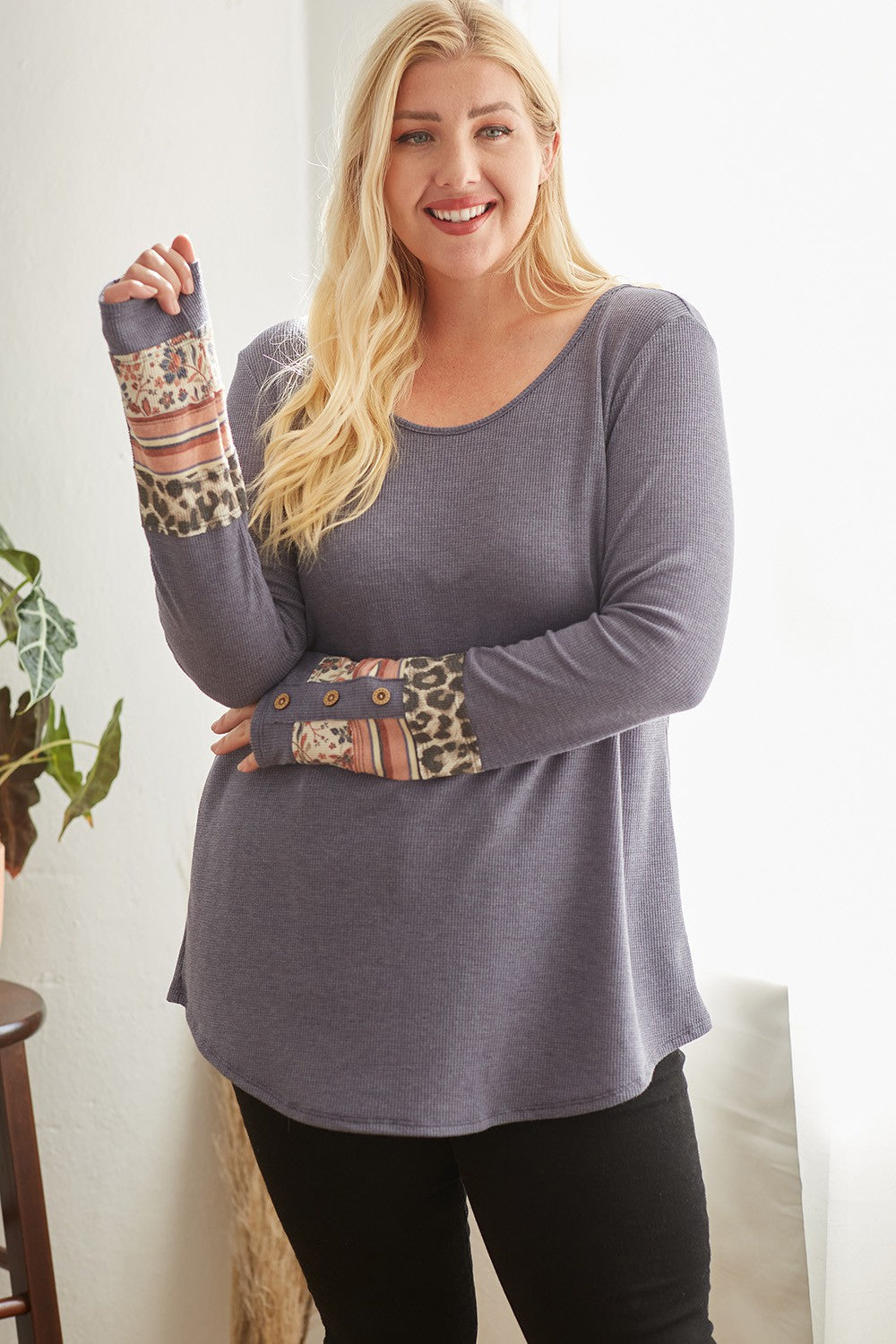 Nobody Does It Better Curvy Leopard Cuff Top