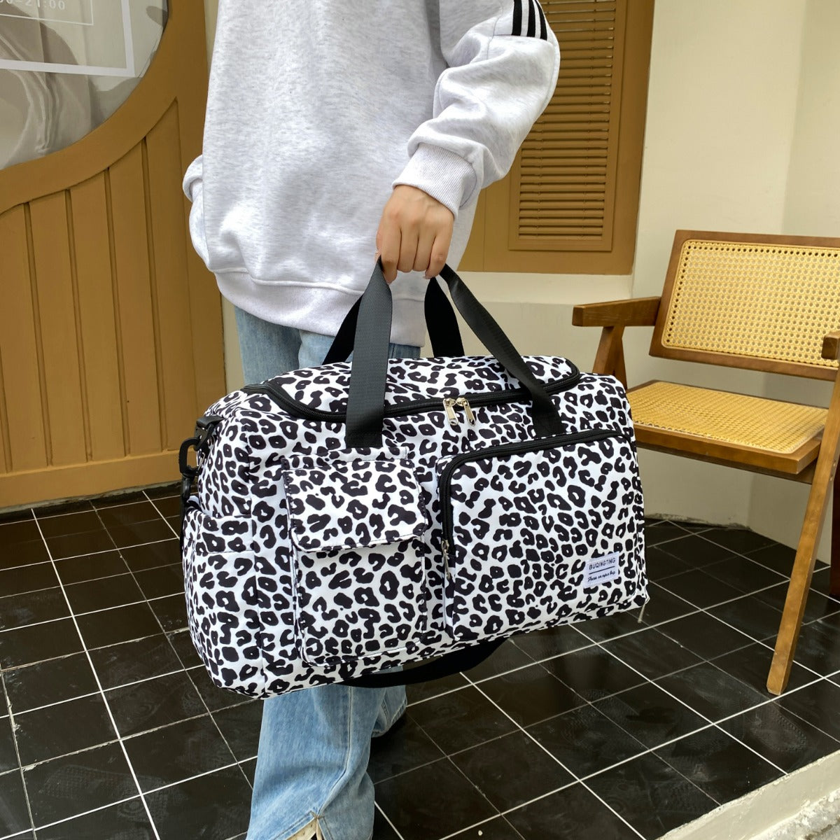 Traveling Heart Oxford Cloth Animal Print Travel Bag (Multiple Colors)