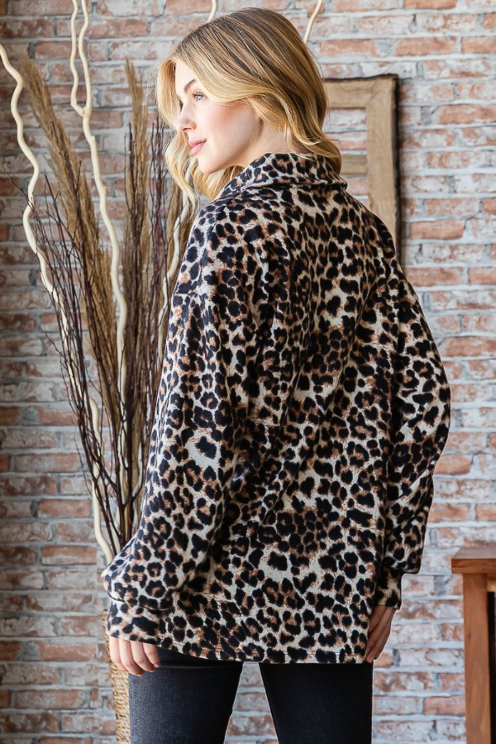 (S-3X) Mostly Amused Heimish Leopard Johnny Collar Long Sleeve Top