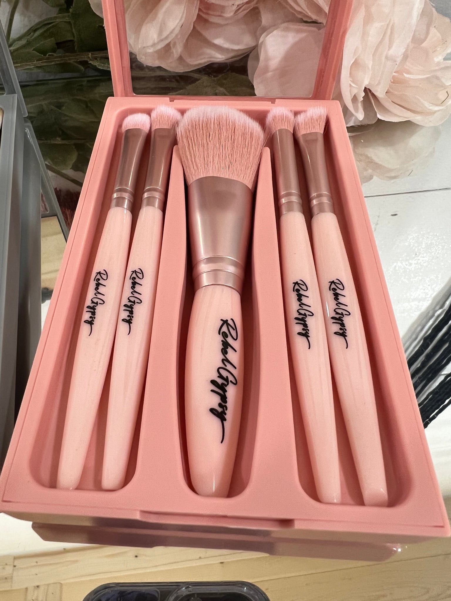 Keep Wandering 5-Piece Travel Brush Set