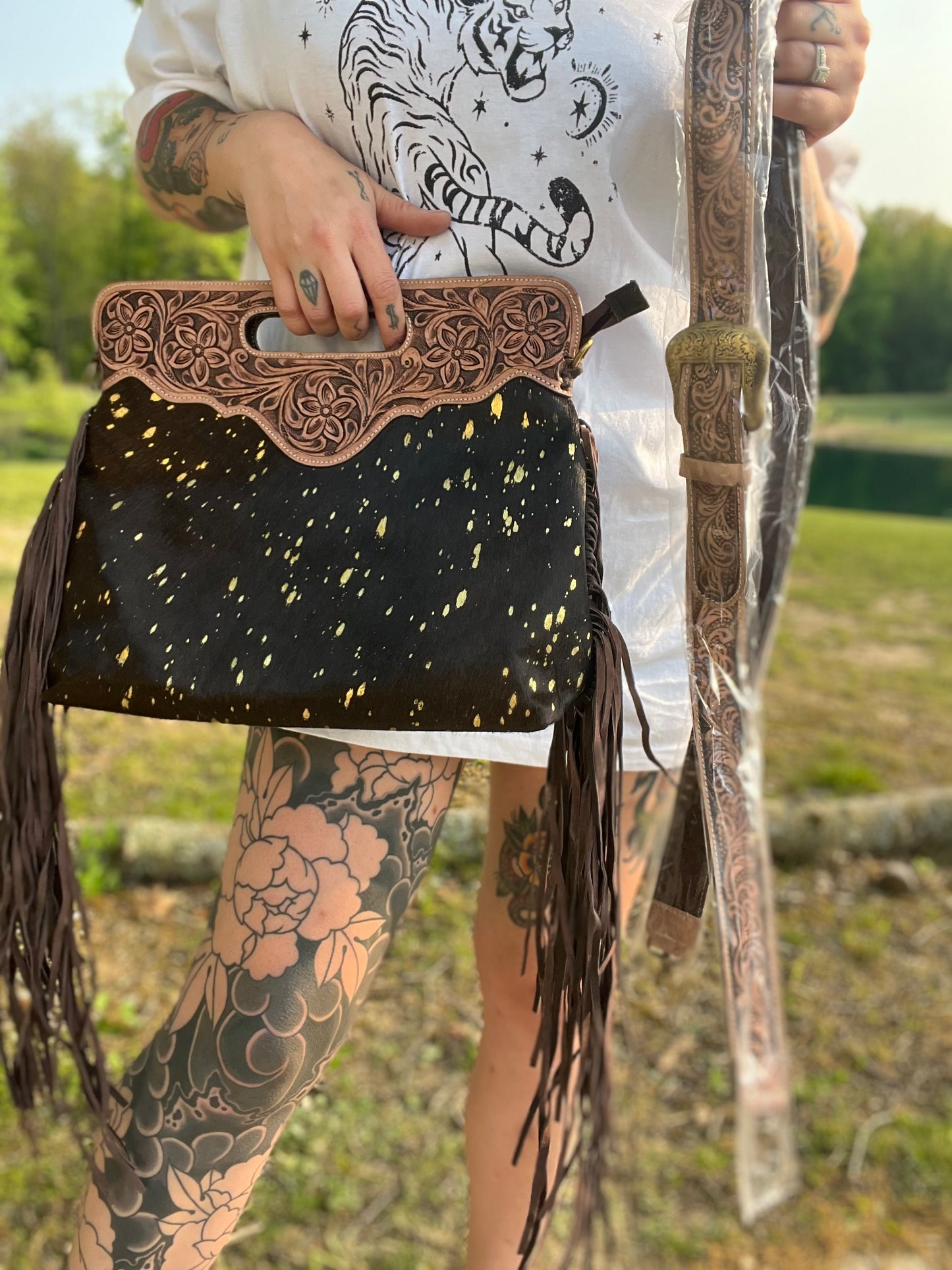 WESTERN LEATHER COWHIDE CROSSBODY CLUTCH - BROWN + GOLD SPECS