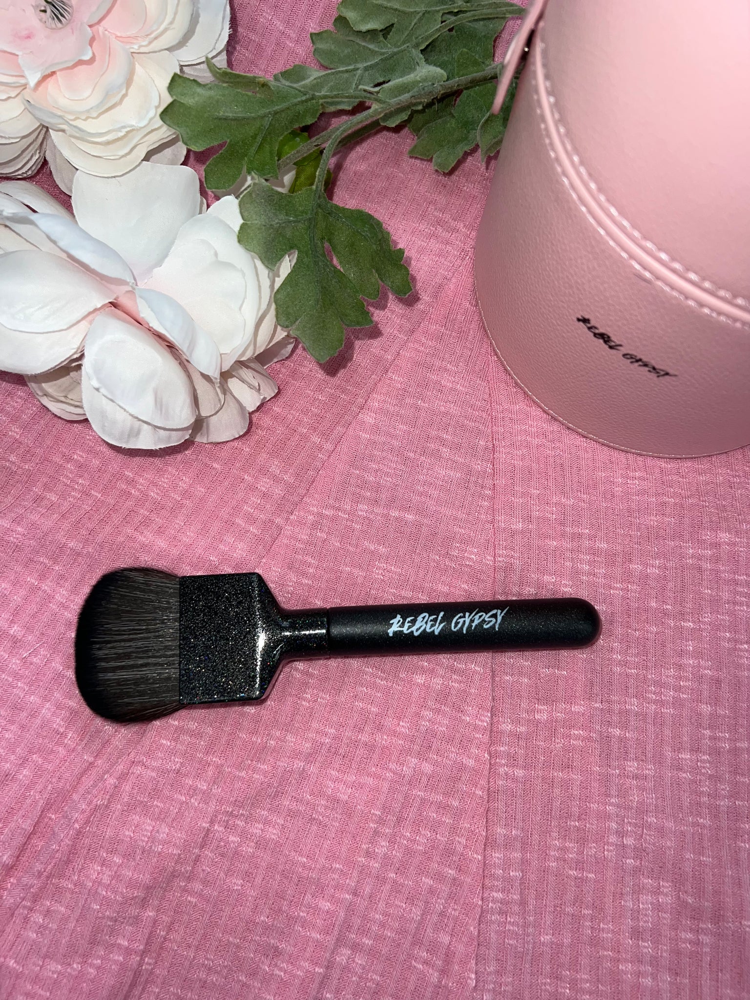 Making Art Wide Angled Foundation Brush