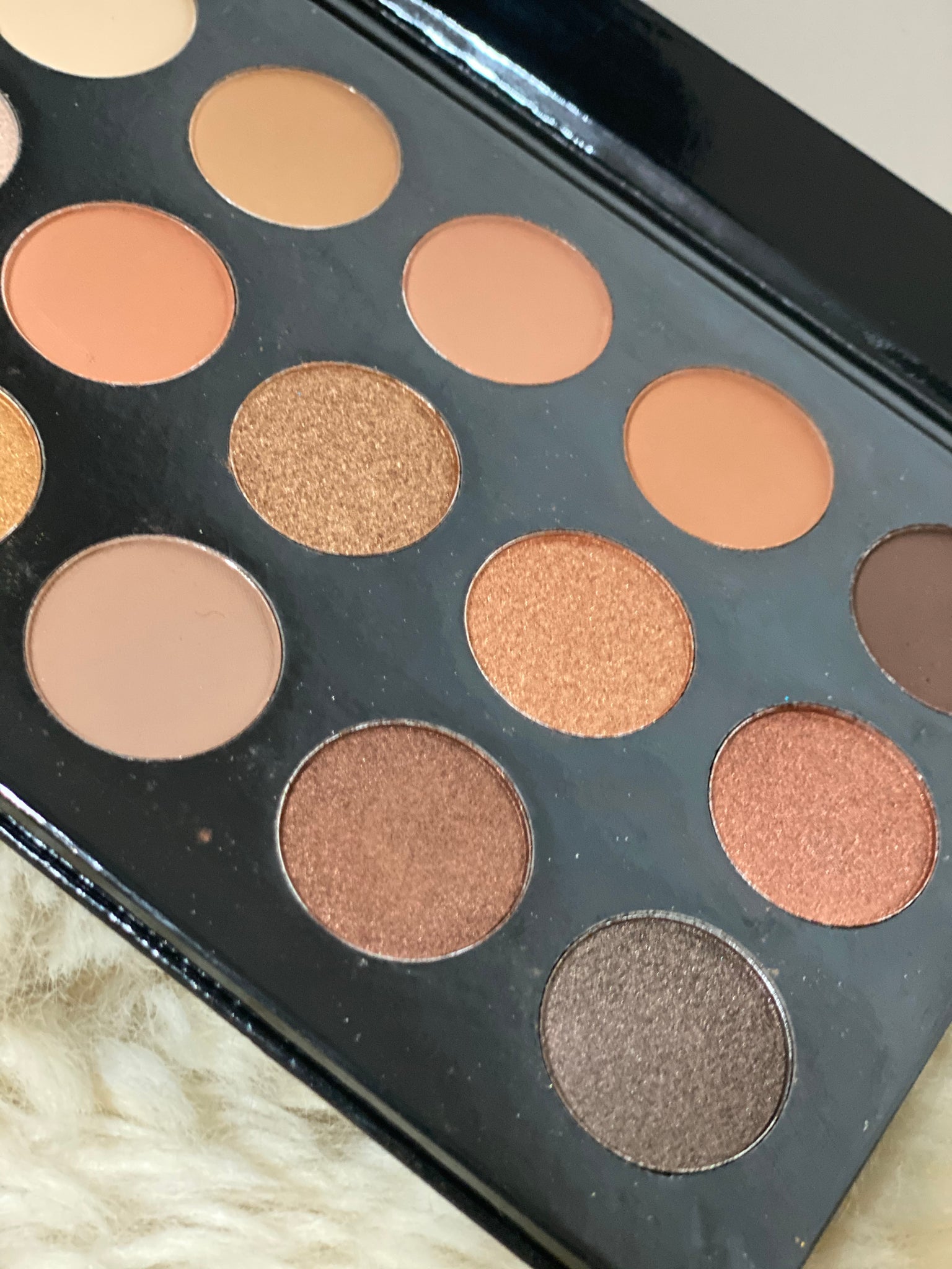 Noticeably Nude Premium Shadow Palette