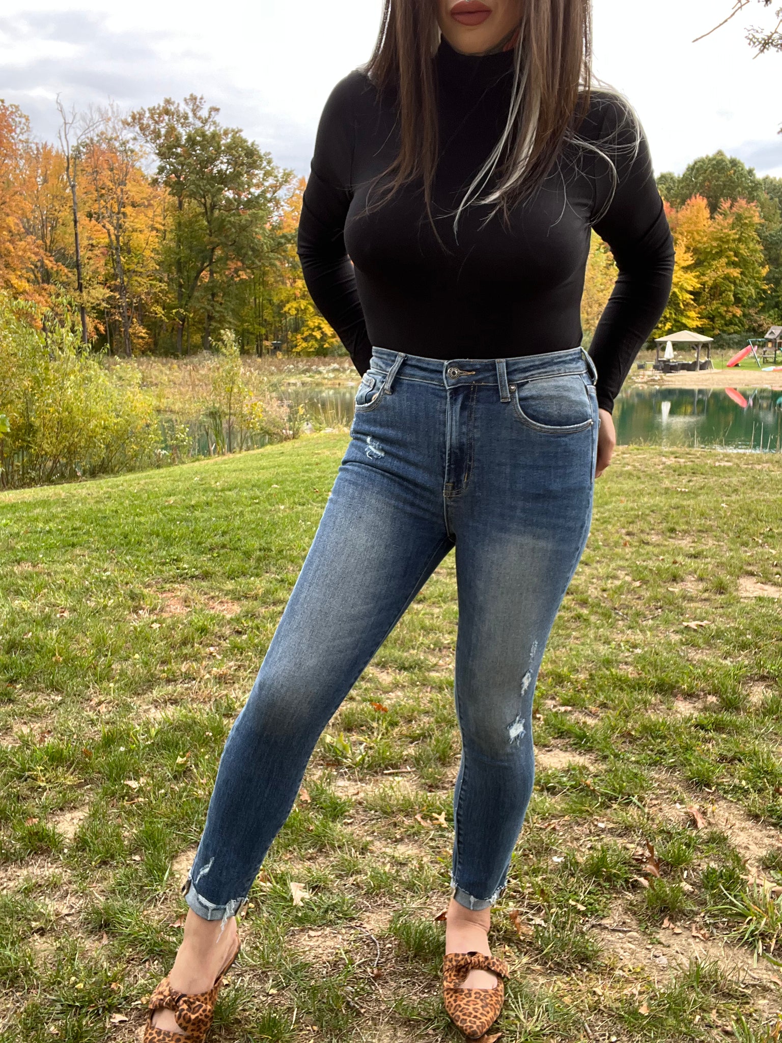 Talk Of The Town Cuffed Skinny Jeans *Risen*